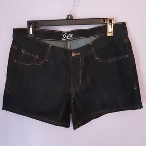 Jean shorts old navy sz.8